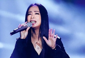 黄绮珊换脸成功，龅牙消失腰肢变细，演唱会秒变20岁少女！