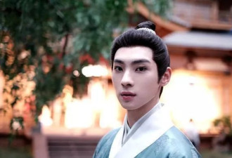 颜安：演《九重紫》被质疑“带资进组”，如今却靠抽象直播大火？