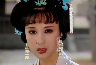 她长得太美被导演据为己有，同居27年无名无分，年仅63岁不治身亡