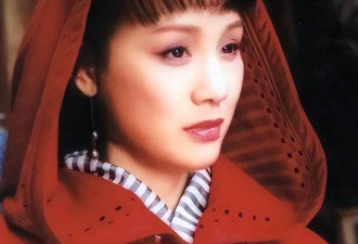 她长得太美被导演据为己有，同居27年无名无分，年仅63岁不治身亡