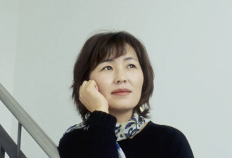 公开谈论离婚的女作家，写下了跨越40年的初恋故事