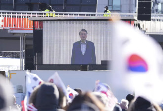逮捕尹锡悦7小时：各类“攻城兵器” 紧迫攻坚画面曝