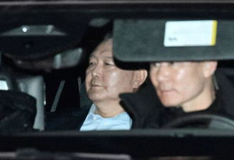 尹锡悦10小时全程缄默 "大咖聚会所"首度接待总统