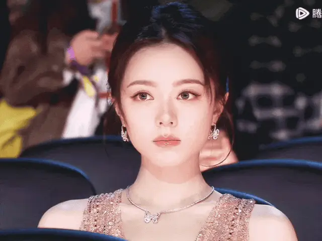 大花幼年体的赵今麦 已经悄悄美到next level