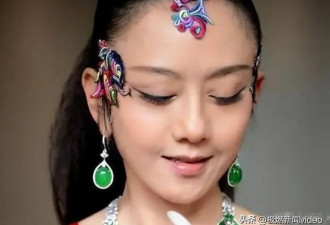 杨丽萍被曝私生活糜乱，生活全靠男助理伺候！网友：现实版老佛爷