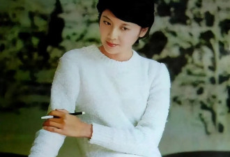 72 岁女儿国王朱琳：嫁普通工人，至今无儿无女，却被丈夫宠成宝