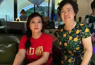 刘晓庆昔日同学聚会合照曝光 和同学宛若两代人