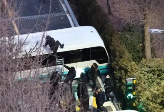 尹锡悦被捕细节：警用钢丝钳越障碍 尹愿自首但遭拒