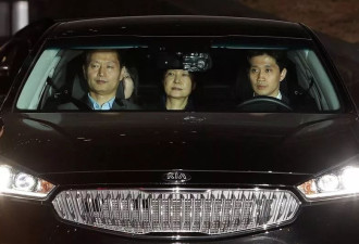 尹锡悦进看守所 网疯传“历任5总统”移送画面 1共同点…