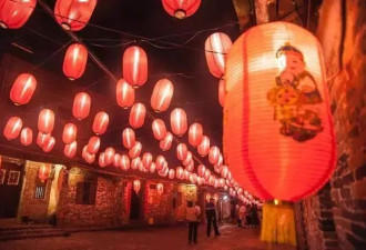 时髦过年，红色这样穿真美！