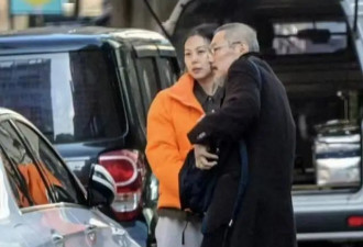 64岁著名导演老来得子！和小22岁情人自然受孕，孩子上户口成难题