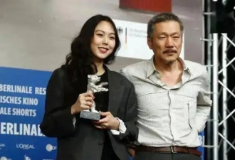 64岁著名导演老来得子！和小22岁情人自然受孕，孩子上户口成难题