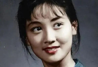 “容妃”李建群因病去世：和名导同居27年不结婚，一生无儿无女
