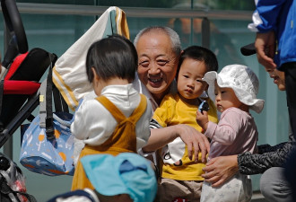 中国2024年总人口数连续第三年减少