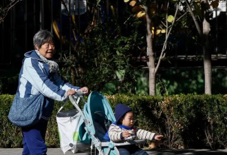 中国人去年减少139万 全国人口连续下降