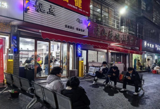 回访晓华理发店：店里多了5名理发师，春节不涨价