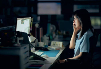 瞒着家人辞职后，他们在假装上班