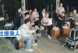 少班主熬出头了？郭德纲高调宣布，郭麒麟是德云社唯一继承人
