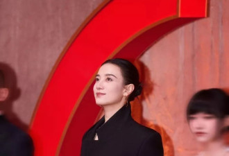 央视镜头下，41岁贾玲真实皮肤曝光