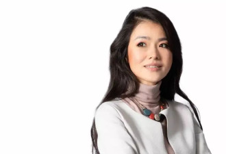 重庆美女震撼华尔街 掌万亿资产 “社恐”蜕变金融圈顶流！