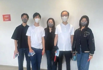 梁锦松恐怕没想到小他26岁的伏明霞，老这么快
