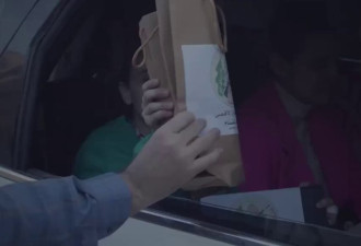 哈玛斯释3人质还送每人1个"礼品袋" 诡异内容曝光