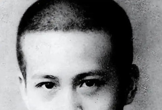 96岁李嘉诚最终还是油尽灯枯，千亿身家无法带走，却留下一个传奇