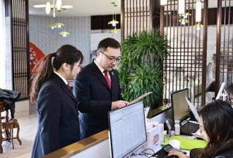 人事总监安排父母吃8年空饷:月薪从1000攀升至9000