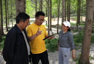 外国人在用的小红书，村支书也在用