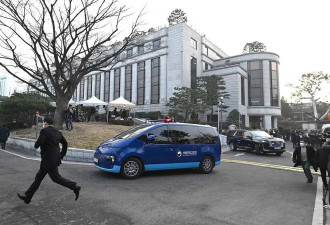 尹锡悦支持者冲入法院打砸，推动者有谁？