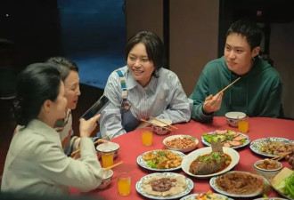 00后更爱抽象年货:买发财树,囤电子券,给宠物做年夜饭