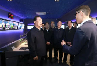 浙江省委书记赴浙江传媒学院调研 现场观摩电竞课程