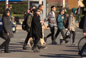 撑不住! 安省政府宣布: 国际留学生名额再减23%! 各高校陷入困境!