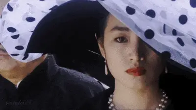 嫁给70岁法国人，情愿当老头的第四任妻子，巩俐追求的到底是什么？