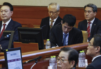 韩国法院拒绝延长对停职总统尹锡悦的拘留期限