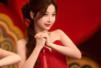 虞书欣穿抹胸红裙超美!雪肤玉貌身材曼妙性感撩人