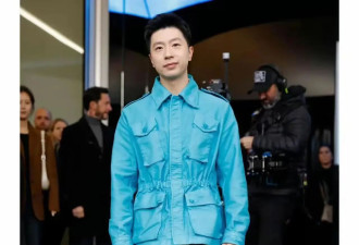 马龙结束米兰时装周行程，和老婆戴同款渔夫帽秀恩爱，龙嫂真美！