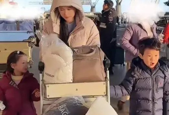 73岁张纪中美国拍戏，妻子杜星霖带三个小孩飞往