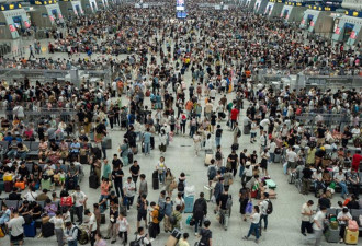 春运抢票 旅游平台变相收费 民众不满