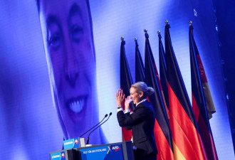 马斯克视频参与德国选项党竞选启动仪式