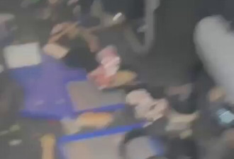 又是波音！美联航客机急坠千英尺 38人受伤急返航