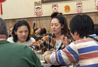 向佐一大家新加坡过年,郭碧婷与向太黏一起如亲母女