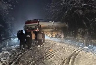 春运遇“最强雨雪” 民众开电车不敢开空调
