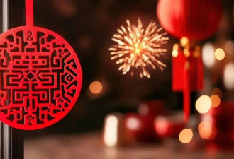 漫天红衣迎新年，红色这样穿最洋气！