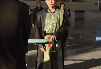 广州白云机场春节推出安检员“汉服秀” 推广传统文化