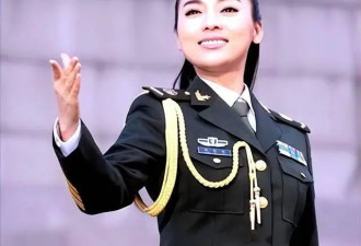 民歌天后陈思思：嫁给青歌赛冠军师鹏生一女，今49岁气质依旧动人