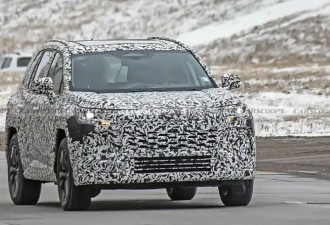 全新一代丰田RAV4谍照曝光 无边界格栅+C字大灯
