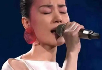 王菲初中泳衣照首公开，从小照顾她的老邻居曝...
