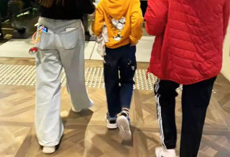 杨颖香港过年被偶遇，8岁小海绵又长高了