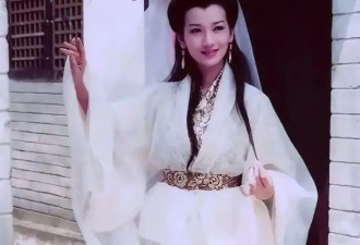 白娘子累坏了，赵雅芝央视春晚大放异彩，还接了九家卫视春晚邀约